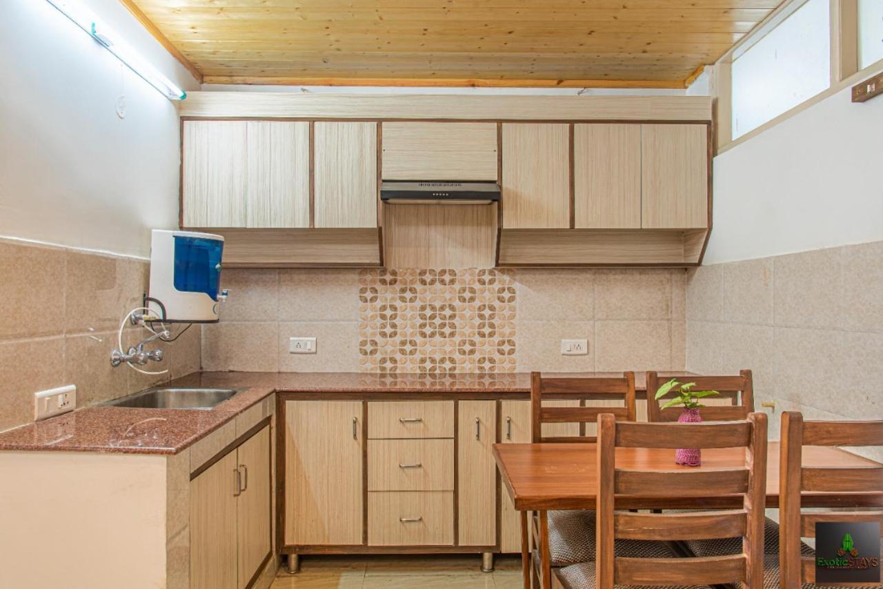 The Western Heights: Peaceful Family Apartments with Private Balconies Kasauli Exterior photo
